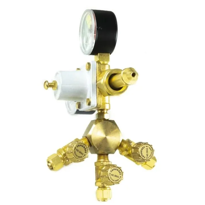 Válvula Redutora Pressão 3 Saídas com Manômetro-b552adc5-159f-4a74-ae16-ce4d4a3b2283